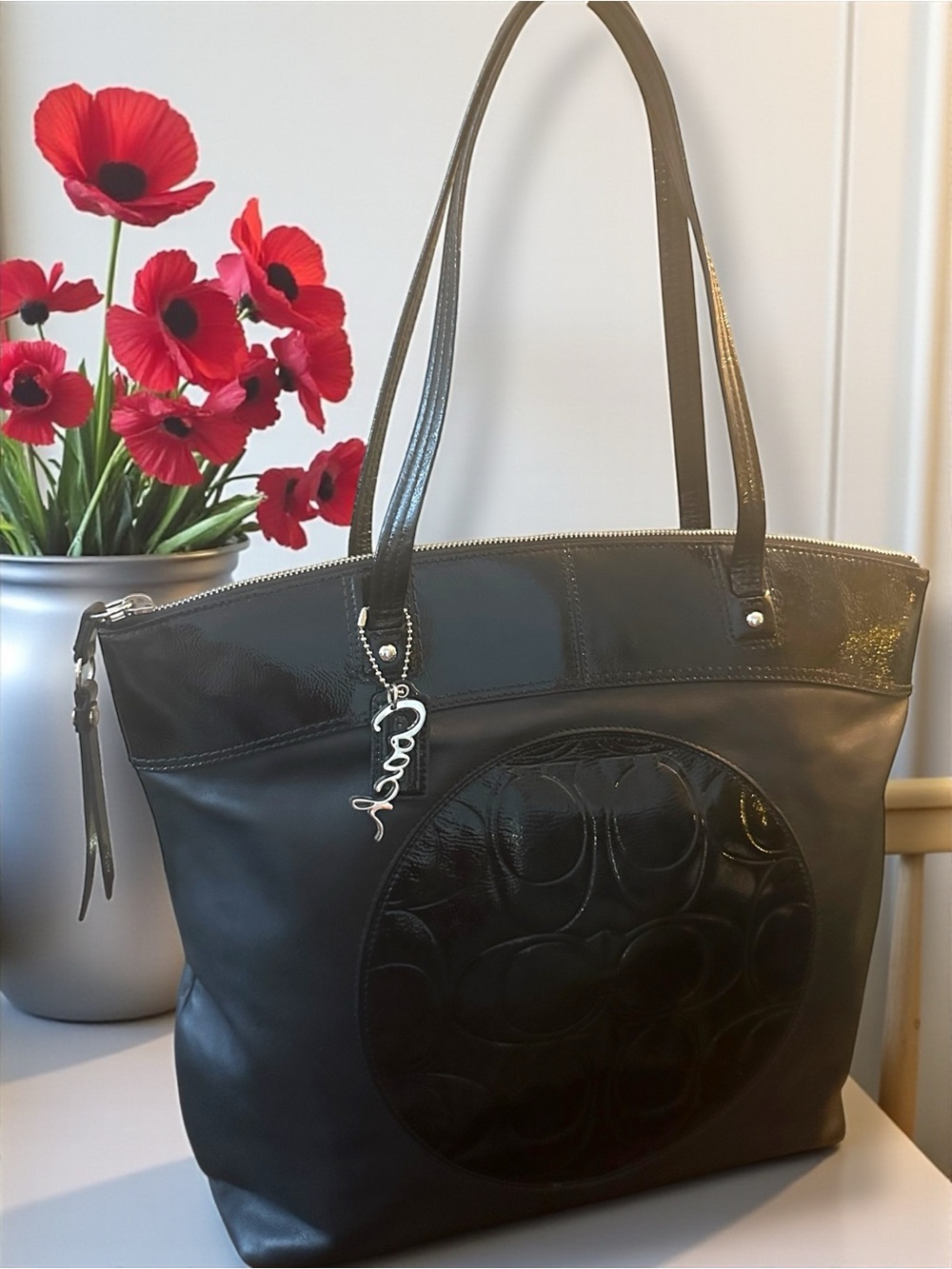 Coach 2011 Laura Black Leather Tote with Signature C Patent Accents Like New